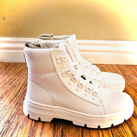 DR MARTENS-WHITE COMBAT BOOTS US9 EU41 - Picture 1 of 7